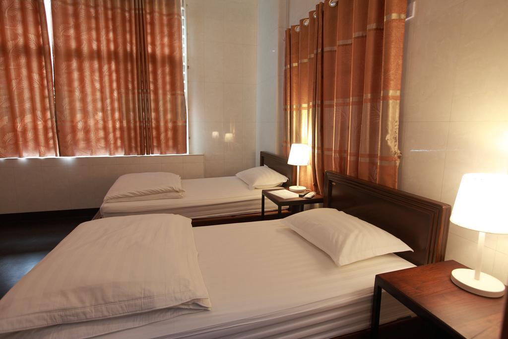 Four Rivers B&B Mandalay Exteriör bild